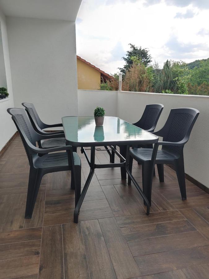 Fiesta Apartman Miskolc Esterno foto