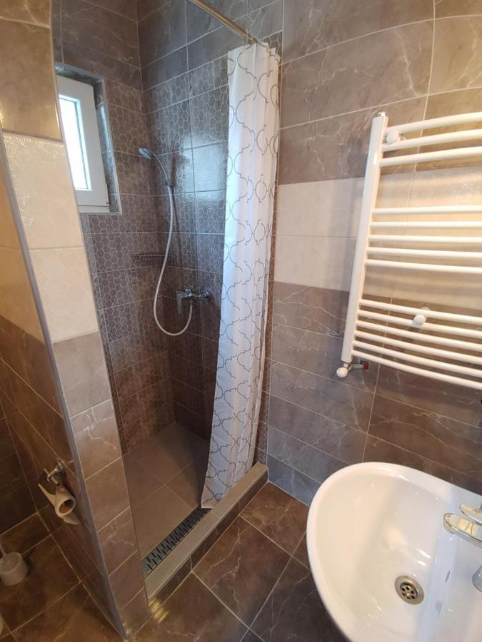 Fiesta Apartman Miskolc Esterno foto