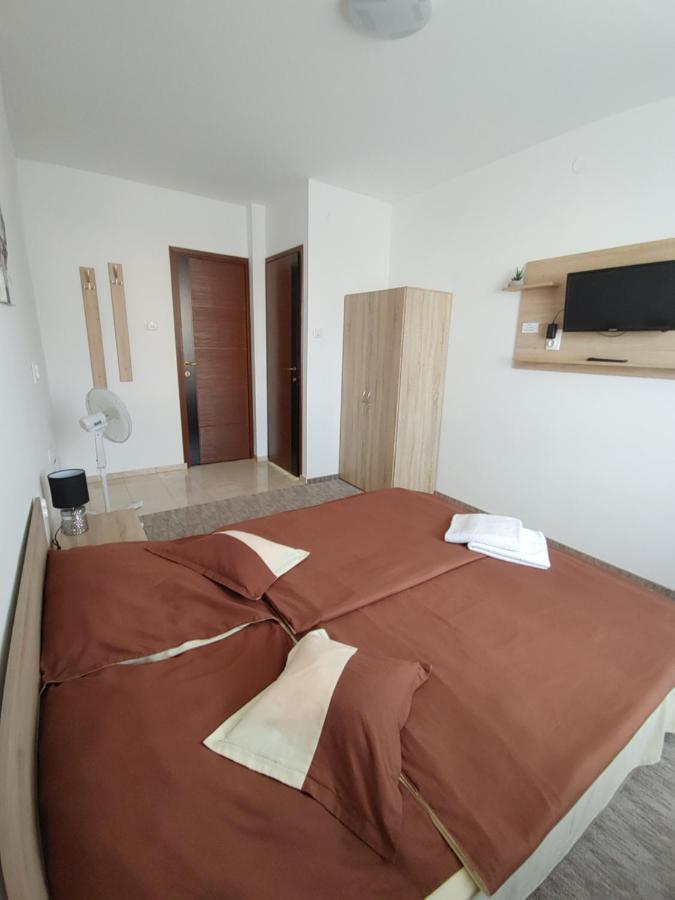 Fiesta Apartman Miskolc Esterno foto