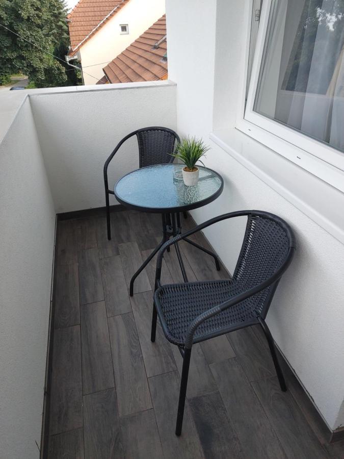 Fiesta Apartman Miskolc Esterno foto