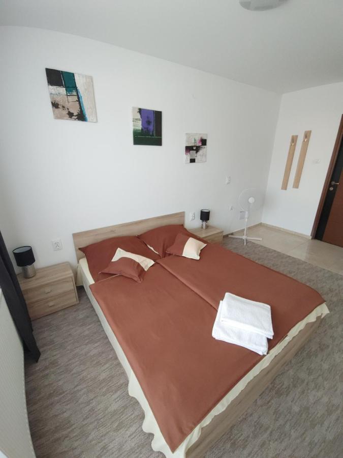 Fiesta Apartman Miskolc Esterno foto
