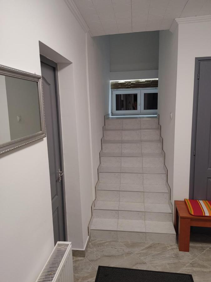 Fiesta Apartman Miskolc Esterno foto