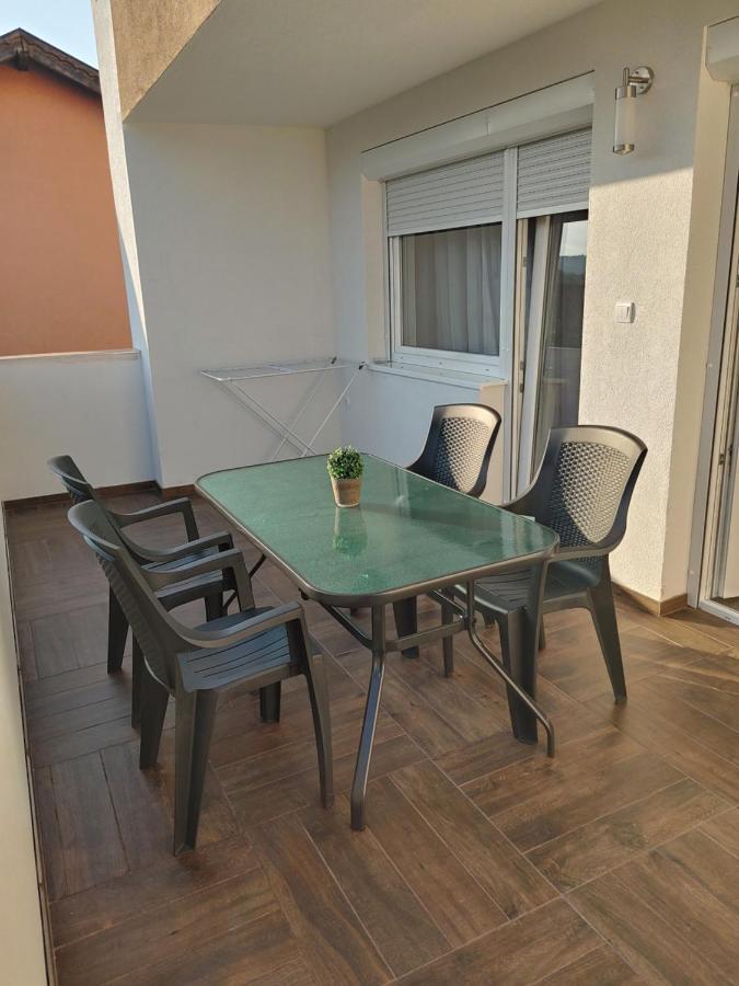 Fiesta Apartman Miskolc Esterno foto