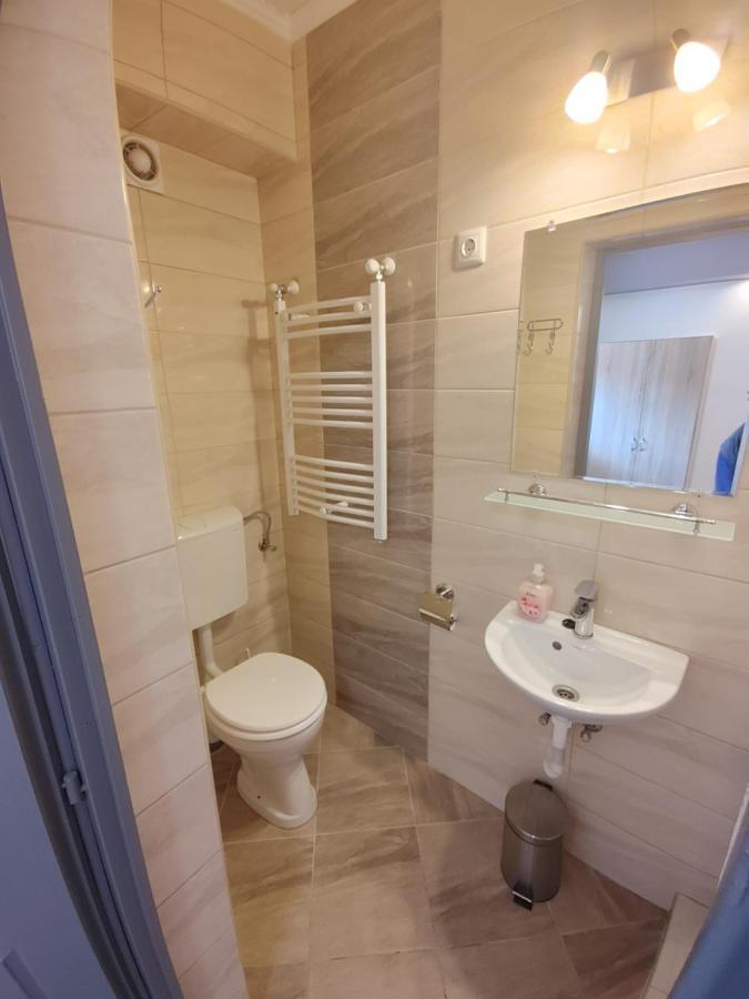 Fiesta Apartman Miskolc Esterno foto