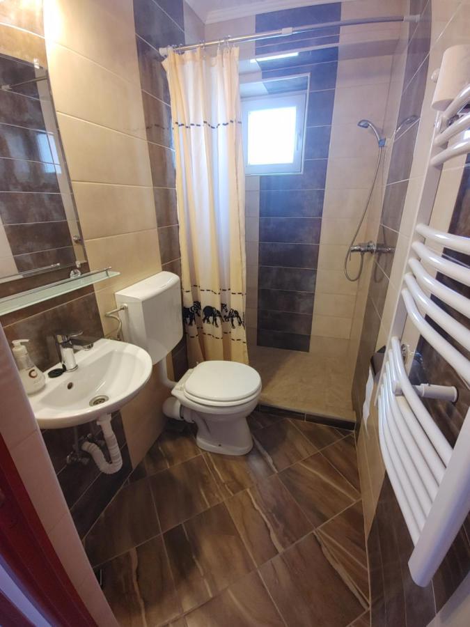 Fiesta Apartman Miskolc Esterno foto