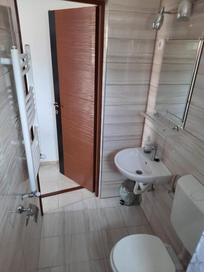 Fiesta Apartman Miskolc Esterno foto