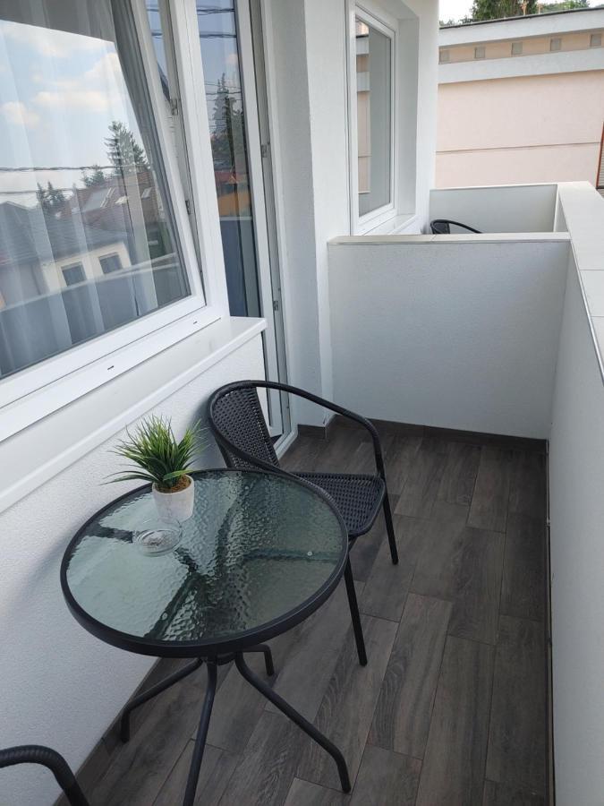 Fiesta Apartman Miskolc Esterno foto