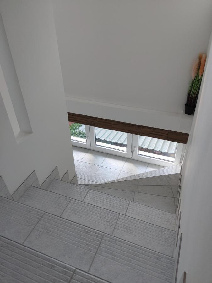 Fiesta Apartman Miskolc Esterno foto