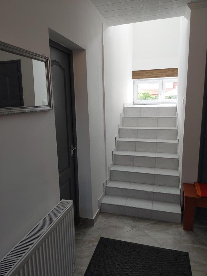 Fiesta Apartman Miskolc Esterno foto