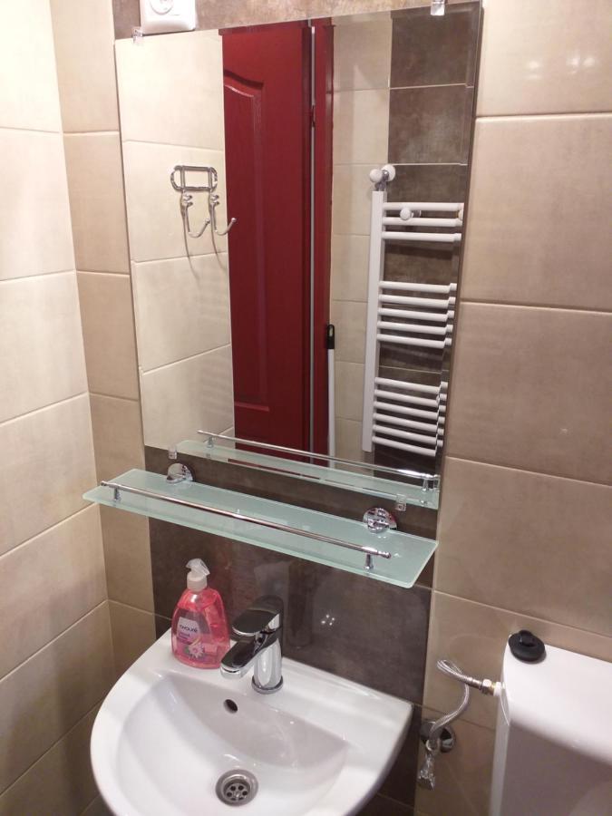 Fiesta Apartman Miskolc Esterno foto